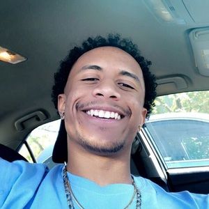 Meet your Posher, Aaron